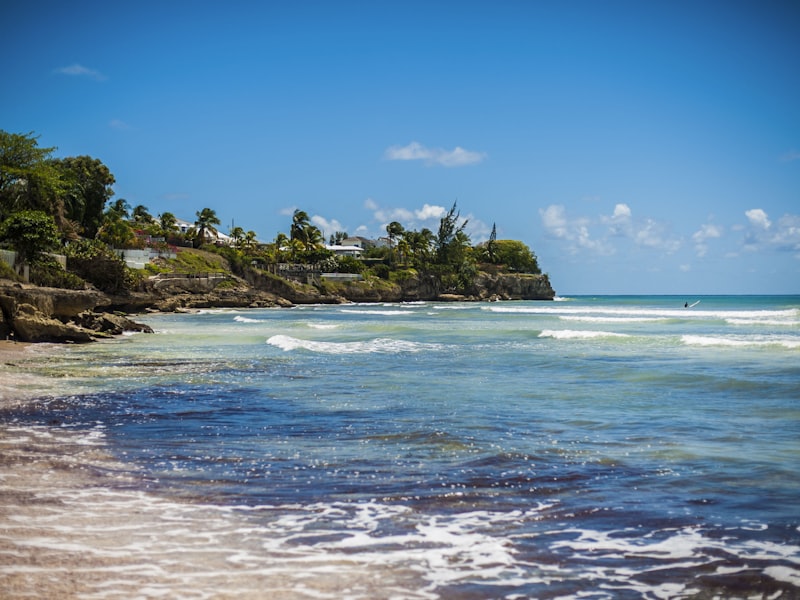 Waves on the south coast of Barbados near Oistins